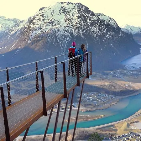 Dreamvalley Apartment Isfjorden